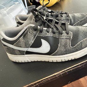 Nike Dunk Low “Animal Pack - Zebra” sz9.5